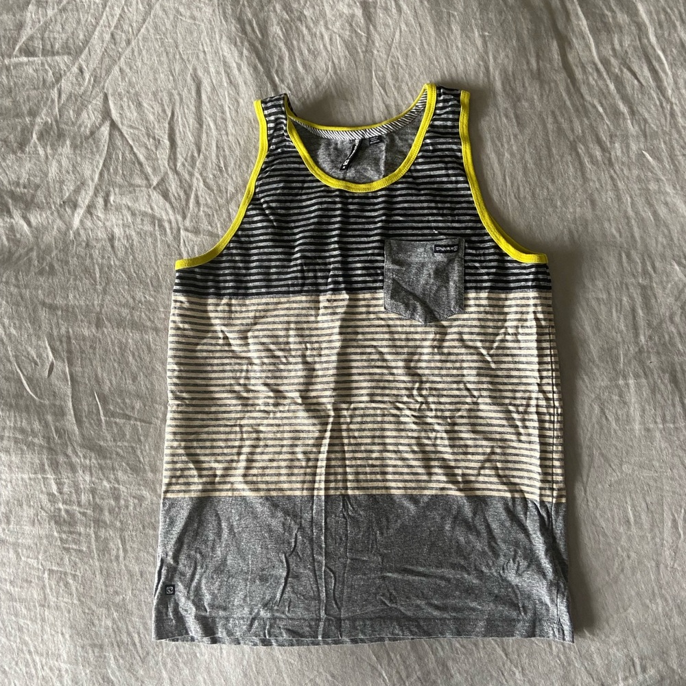 FREE 🟠W/ $50 purchase, Ocean current men’s tank